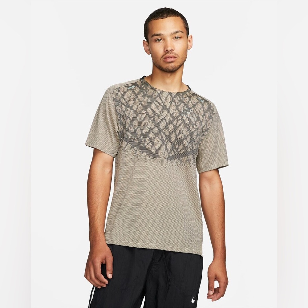 Nike running sz L